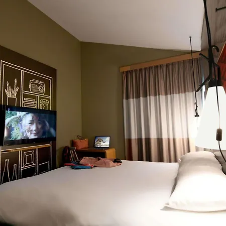 Ibis Nantes Herblain Сен-Эрблен