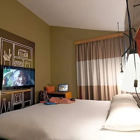 Hotell Ibis Nantes Herblain