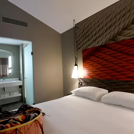 Ibis Nantes Herblain Otel 3*
