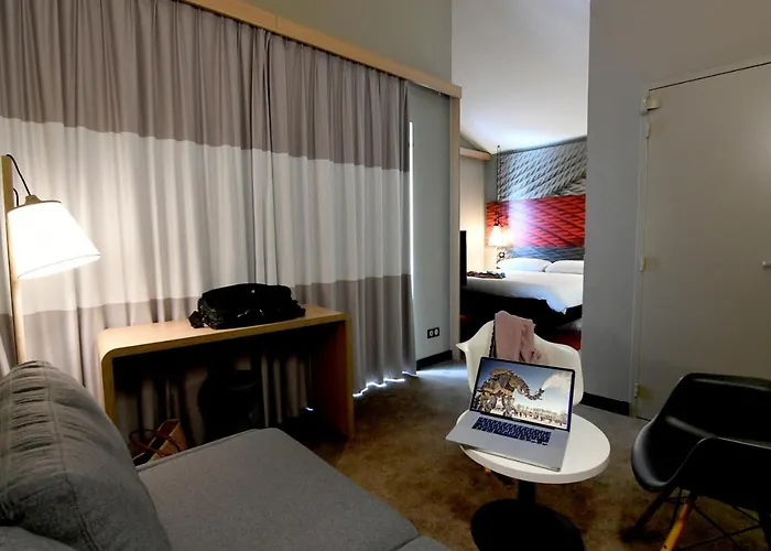 Ibis Nantes Herblain 생헤블랑